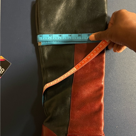 9.5 Tory Burch Boots - Picture 10 of 11